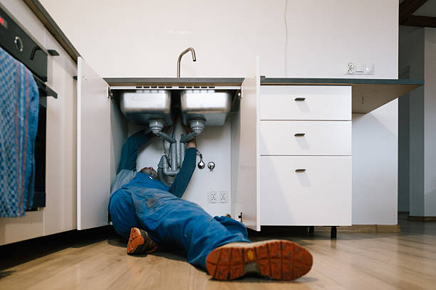 Professional Emergency Plumber technician working in Murrysville, PA
